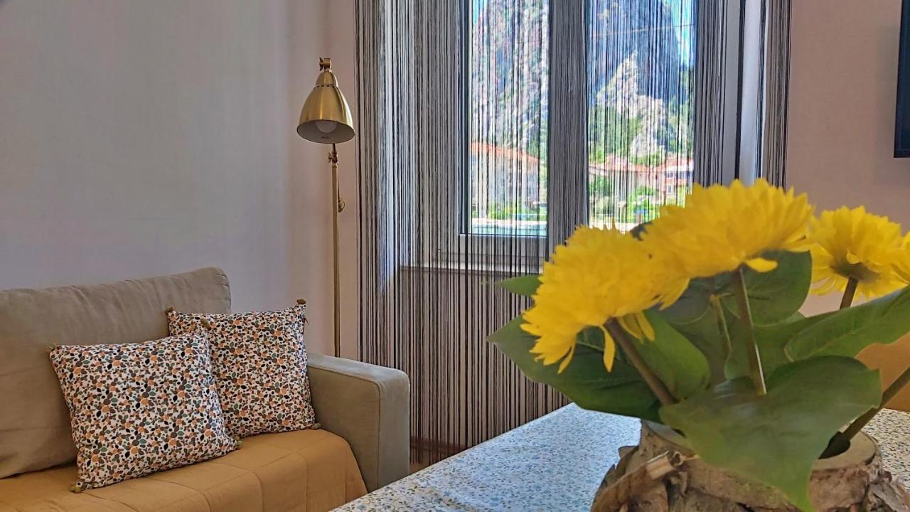 Apartment Mandic Omiš Exteriör bild