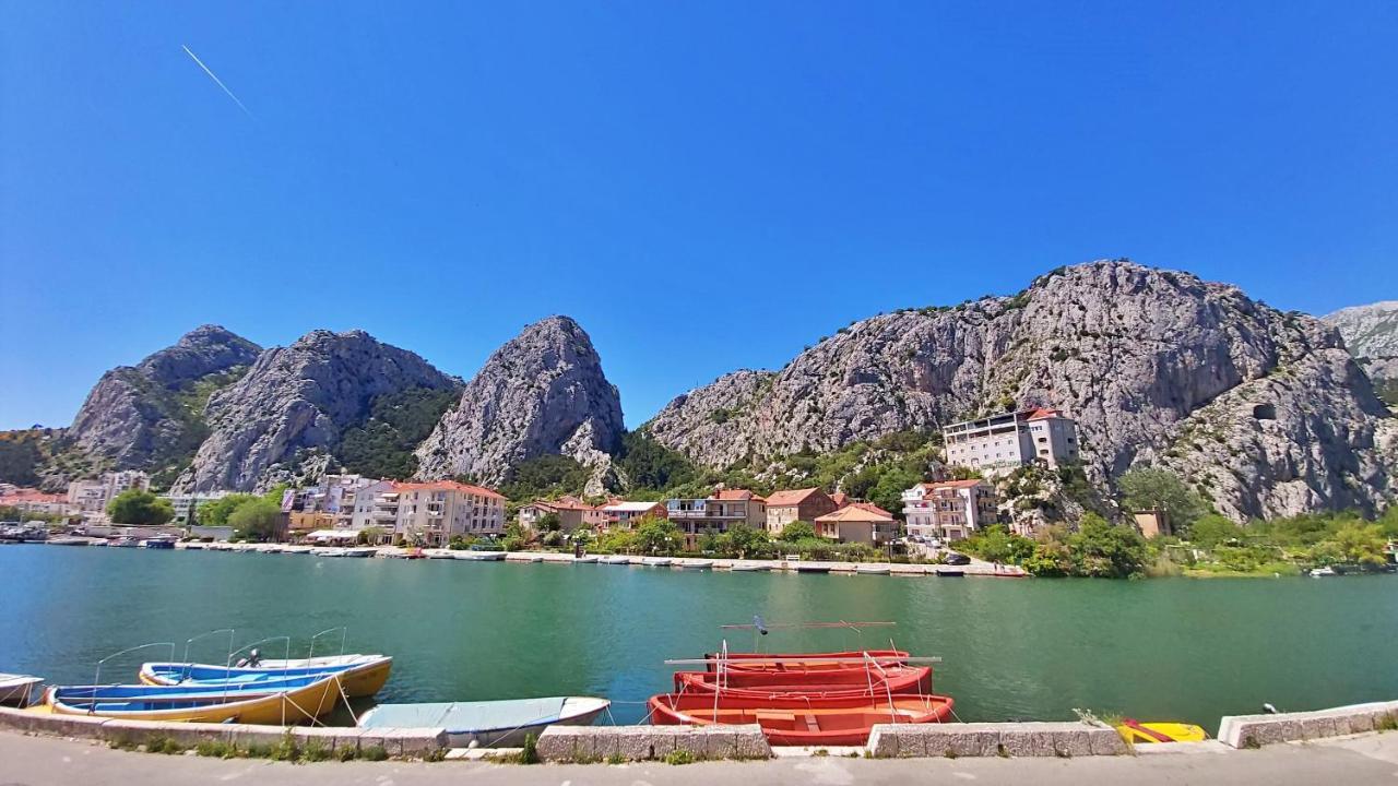 Apartment Mandic Omiš Exteriör bild
