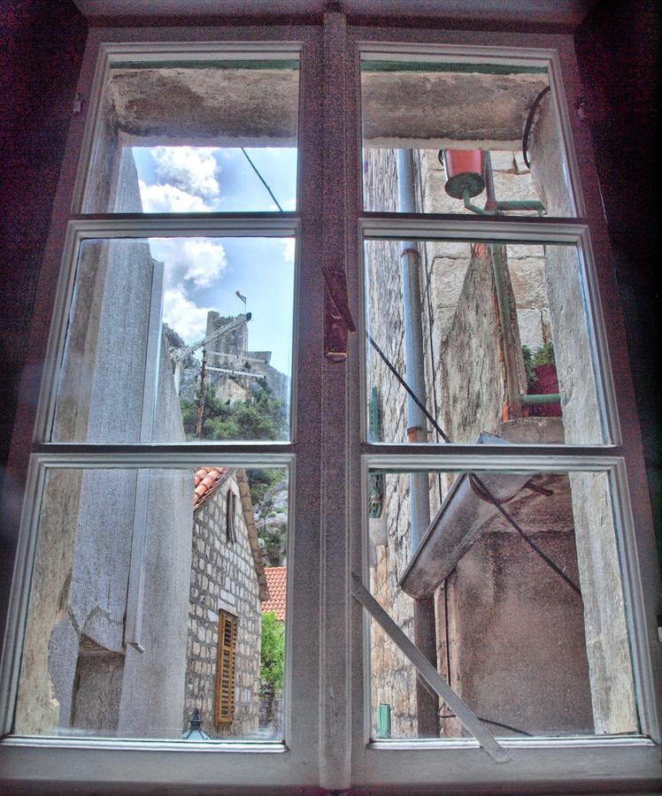 Apartment Mandic Omiš Exteriör bild