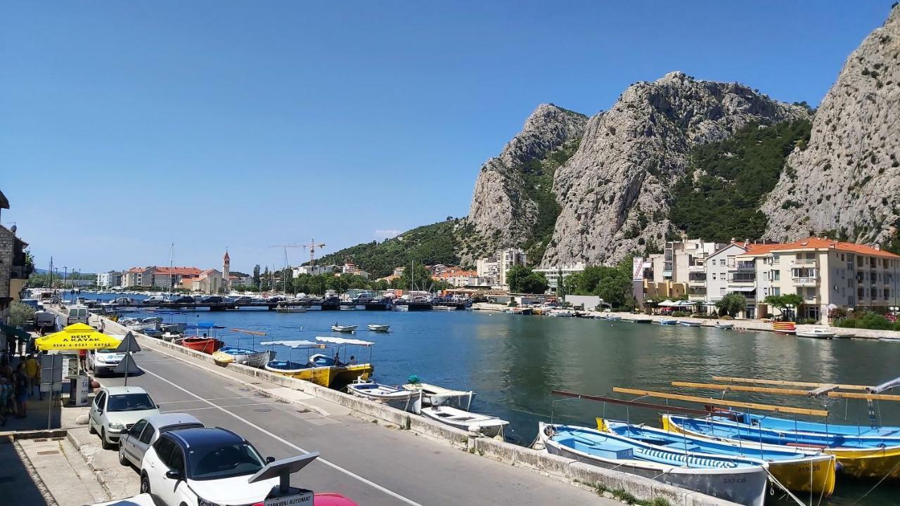Apartment Mandic Omiš Exteriör bild