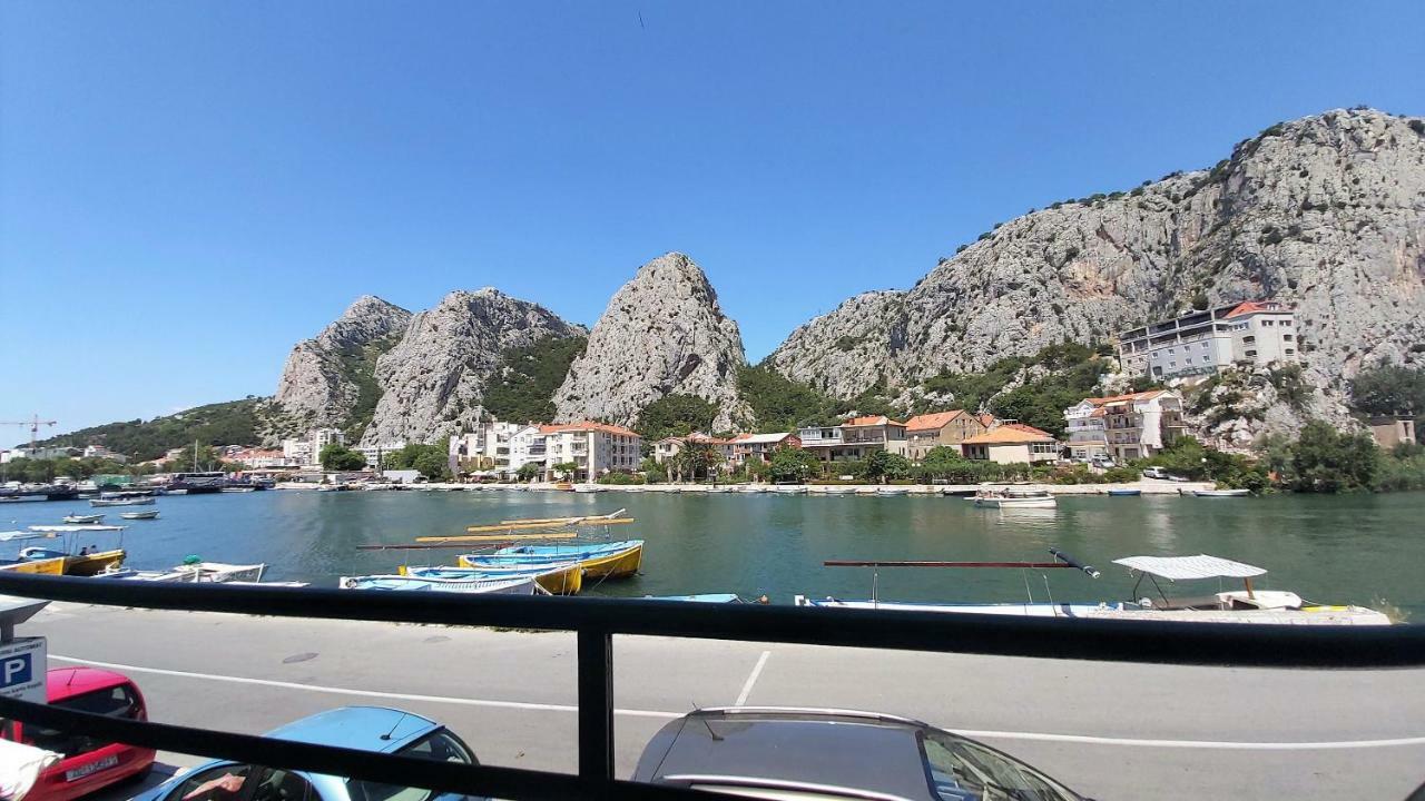 Apartment Mandic Omiš Exteriör bild