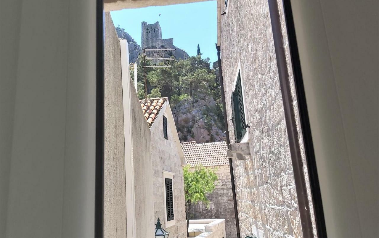 Apartment Mandic Omiš Exteriör bild