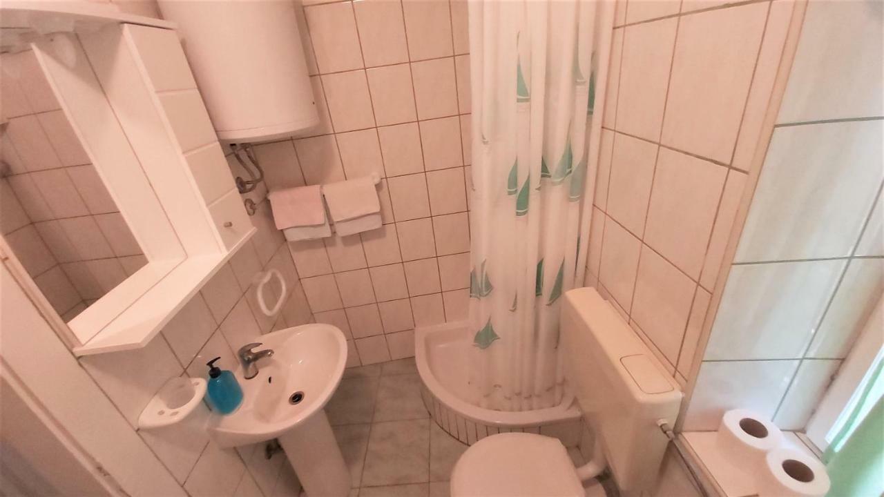 Apartment Mandic Omiš Exteriör bild