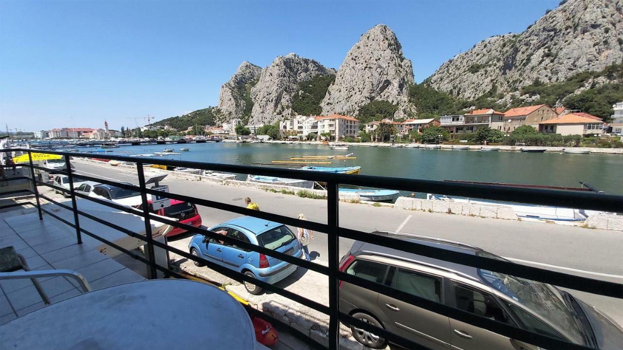 Apartment Mandic Omiš Exteriör bild