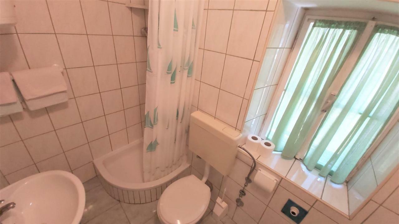 Apartment Mandic Omiš Exteriör bild